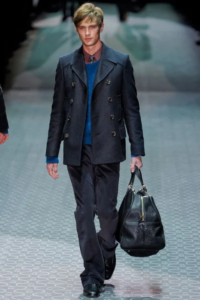 Look 22
